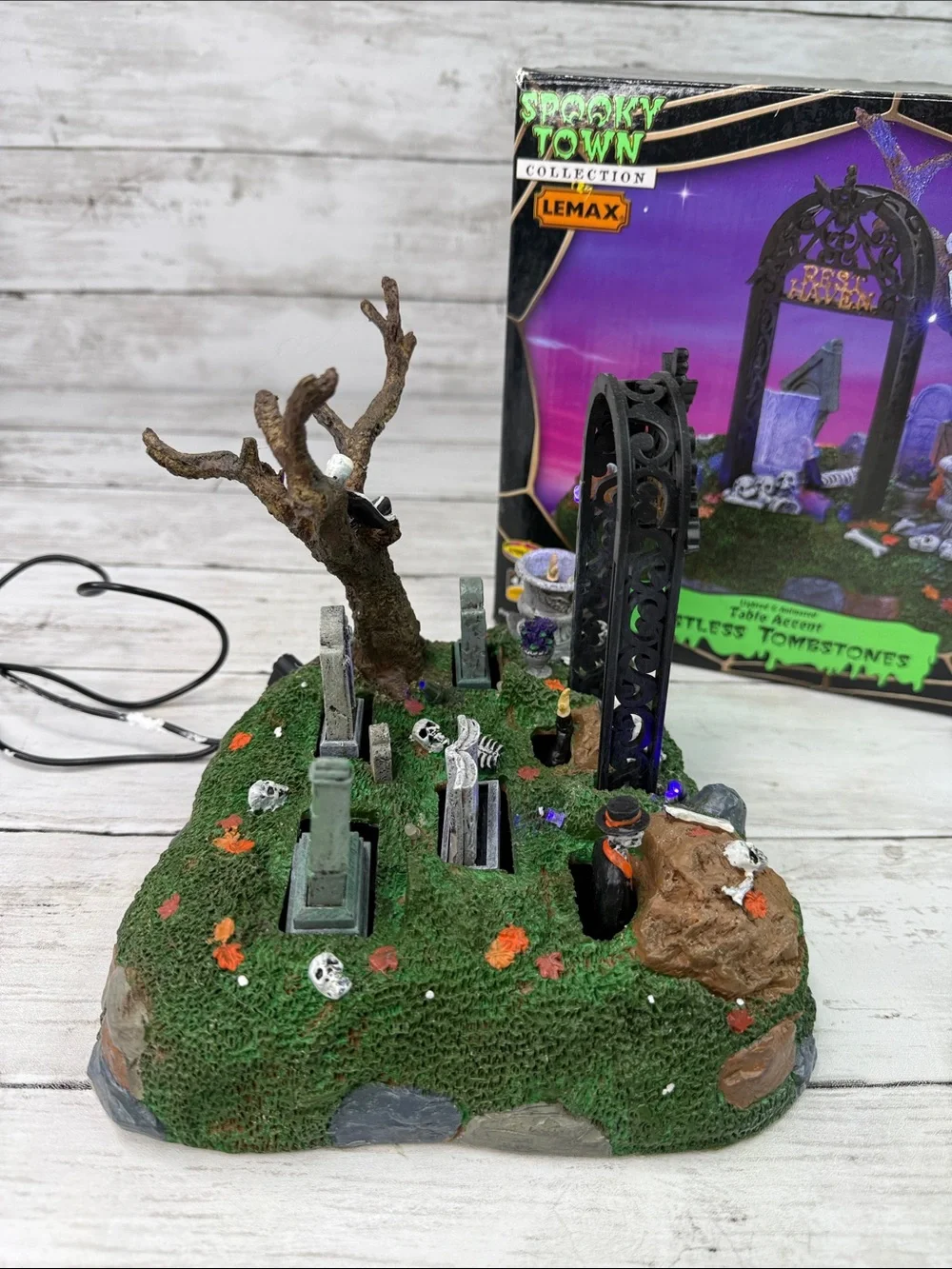 Lemax Spooky Town “Restless Tombstones” 74605 Halloween Animated Retired 2007